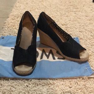 Toms wedges